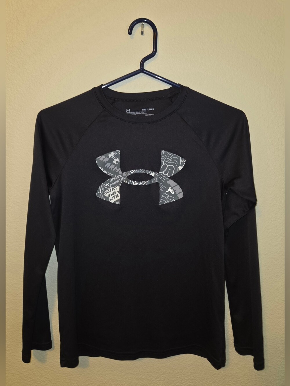 Under Armour - Heat Gear - Boys - Medium - Tech Performance Shirt (Front Graphic